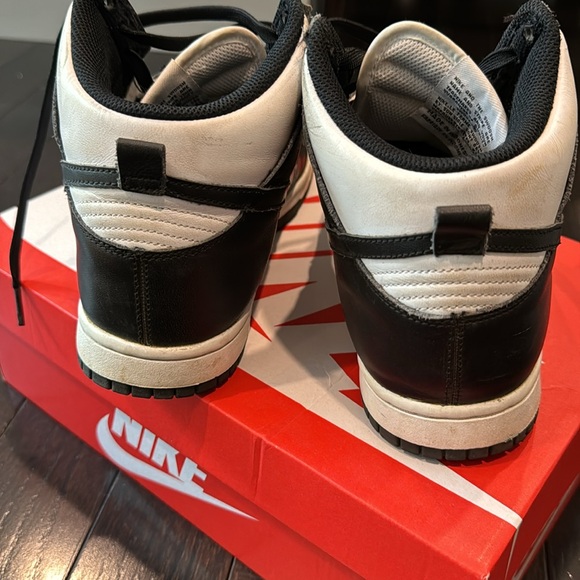 NIKE DUNK HI RETRO size 8.5 men’s/ 10 women - Picture 4 of 6